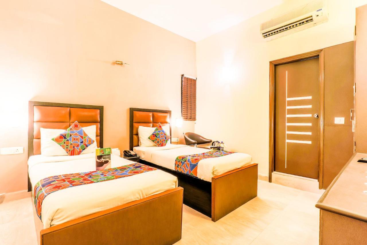 Fabhotel Conclave Boutique New Delhi Exterior photo