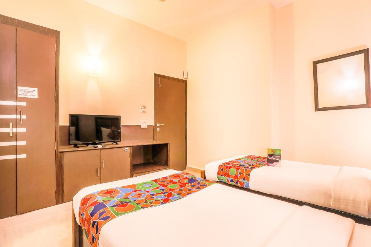 Fabhotel Conclave Boutique New Delhi Exterior photo