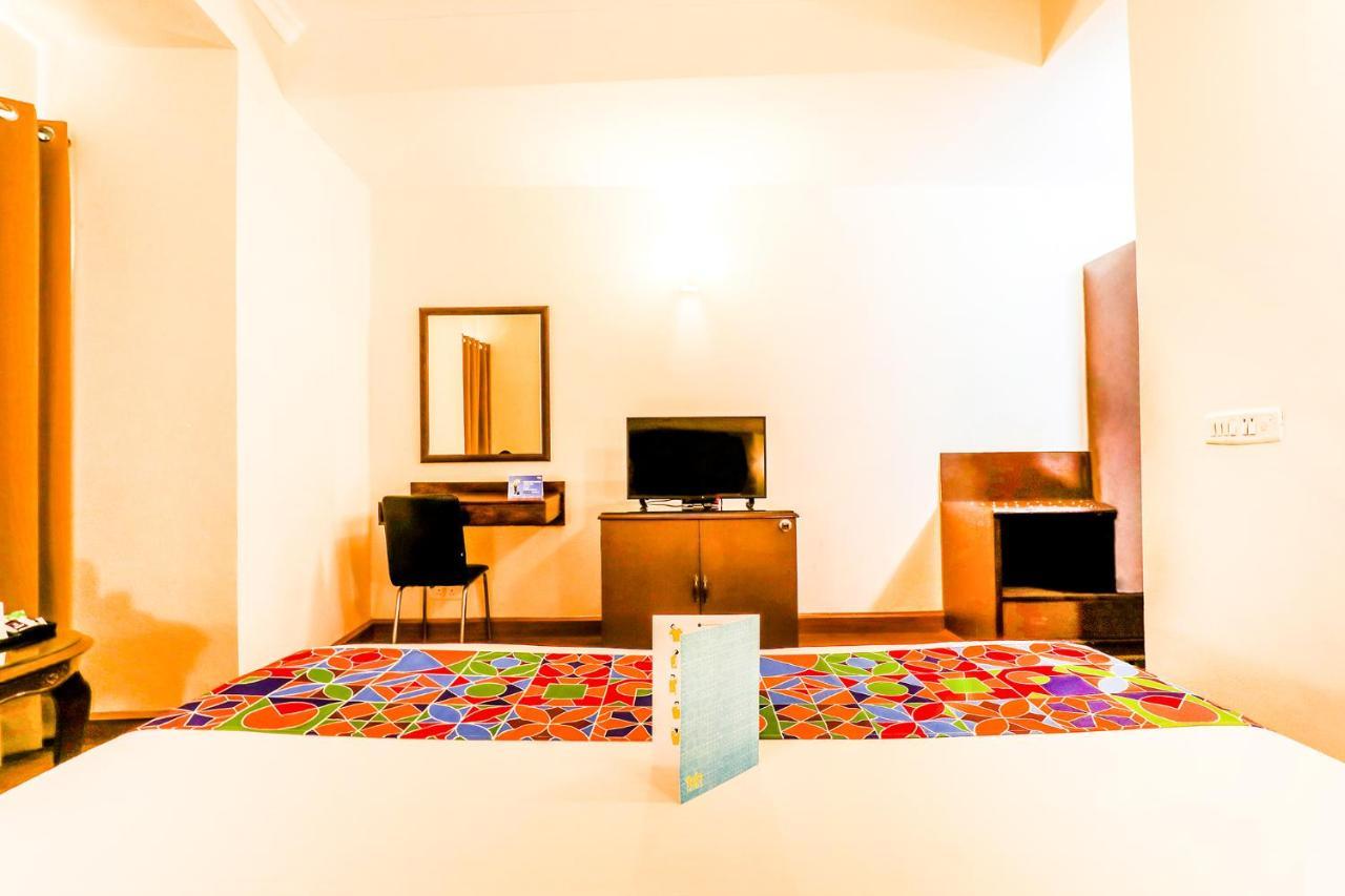 Fabhotel Conclave Boutique New Delhi Exterior photo